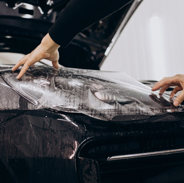 wrapping-car-with-protective-foil